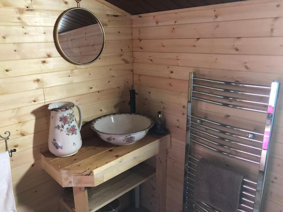 Unique Tiny House Near 3 Peaks - The Zedshed Apartment Bentham Luaran gambar