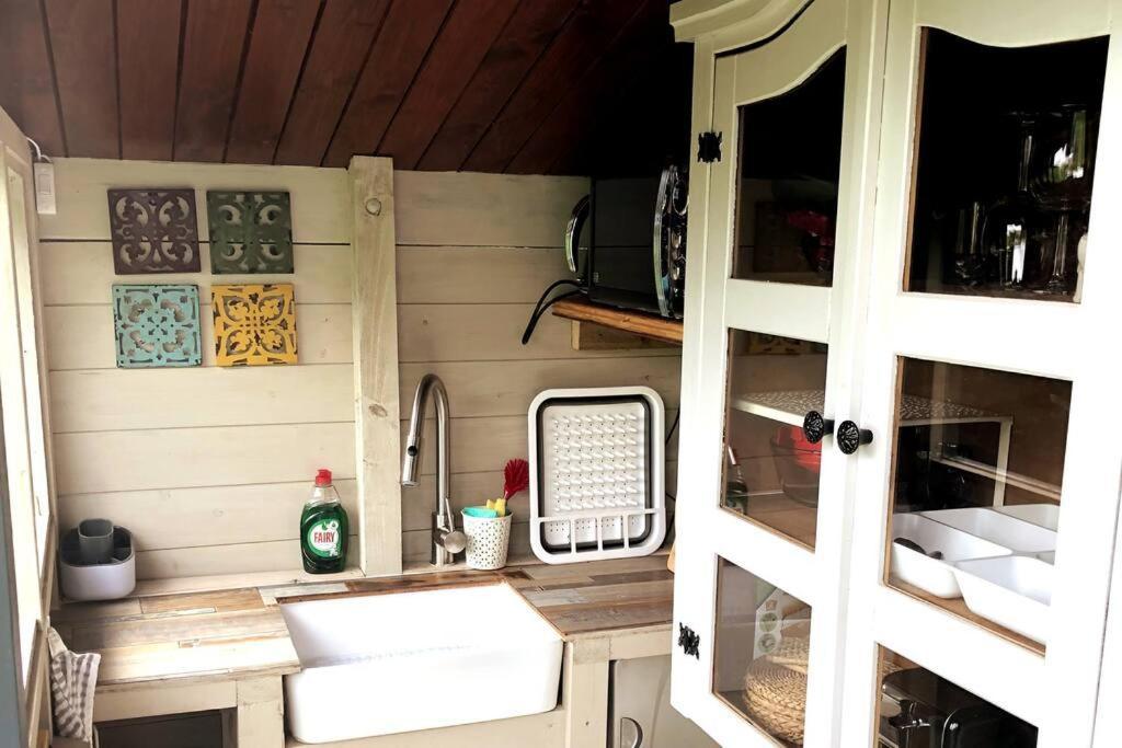 Unique Tiny House Near 3 Peaks - The Zedshed Apartment Bentham Luaran gambar